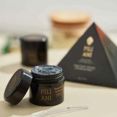 Pili Ani's Volcanic Ash Mask – Photo from Pili Ani